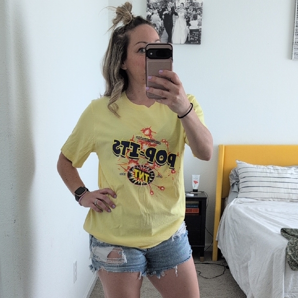 TNT Fireworks T-shirt Pop-its 4th Of July Graphic Tee Size Large - Picture 1 of 7